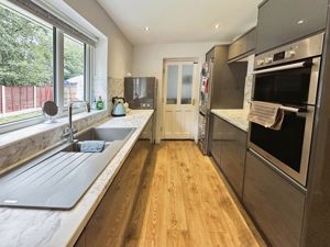Kitchen- click for photo gallery